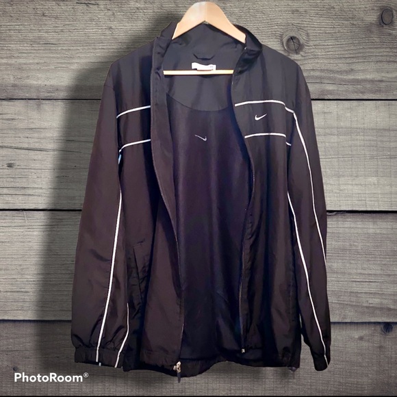 NIKE Men's L, Black Windbreaker Jacket - Picture 5 of 8